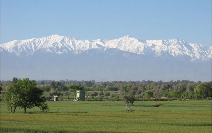 Тора Бора, хребет Сафед-Кох: Белые горы — Молчаливые Стражи Тора Бора, хребет Сафед-Кох: Белые горы — Молчаливые Стражи